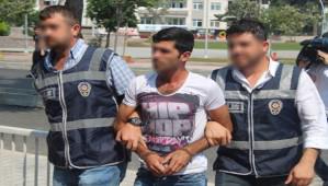 ARKADA�INI BI�AKLAYAN �AHIS YAKALANDI