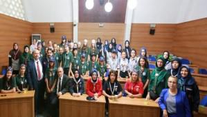 S�rbistanl� �zciler Y�lmaz'� ziyaret etti