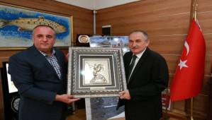 Arif B�t��'ten Ba�kan Y�lmaz'a te�ekk�r ziyareti