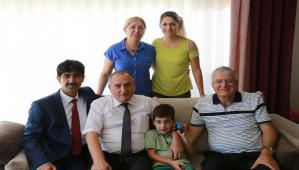 Ba�kan Y�lmaz yedi hastay� evlerinde ziyaret etti