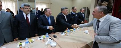 Protokol bayramla�ma program�nda bir araya geldi