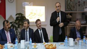 Ba�kan Y�lmaz'dan k�y muhtarlar�na m�jde