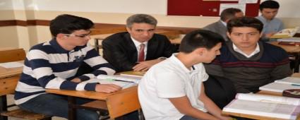 Vali Baru� �mam Hatip Lisesini ziyaret etti