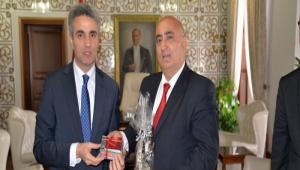 AZERBAYCAN HEYET�NDEN VAL� BARU�'A Z�YARET