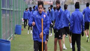 C�NEYT KARAKU�'UN YEN� PRENSLER� A TAKIMDA...