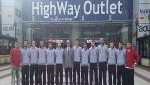 Highway'den milli tak�ma �� oyuncu
