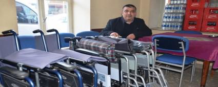 Mavi kapakla 51 tekerlekli sandalye kazand�
