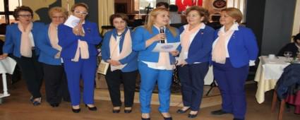 Mavi Melekler Yard�m �ay�nda Yeni Y�la Merhaba Dedi