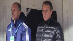 HOCA AYNI OYUNU L�GDE �ST�YOR!