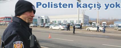 Polis evrak kontrol� yapt�