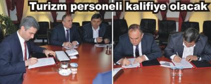 �TUR�ZM SEKT�R�NDEK� H�ZMET KAL�TES�N�N ARTIRILMASINI HEDEFL�YORUZ"