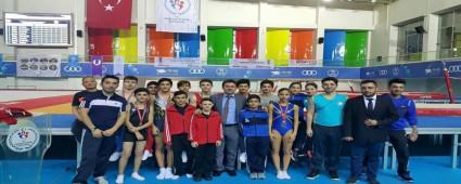 Mersin'den madalyalarla d�nd�ler