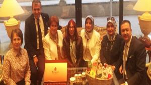 ANABOLU markas� D�nya pazar�nda