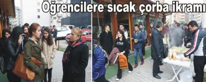 ��rencilere s�cak �orba ikram�