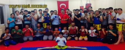 MUAY THA�'C�LER ULUSLAR ARASI �AMP�YONA YOLCUSU