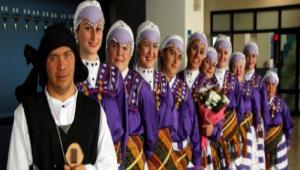 ENGELS�Z HALK OYUNLARI EK�B�NDEN MUHTE�EM G�STER�