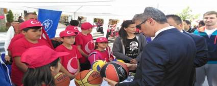 Gen�ler marifetlerini g�sterdi