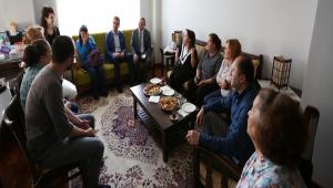 Aydar ailesine ba�sa�l��� ziyareti