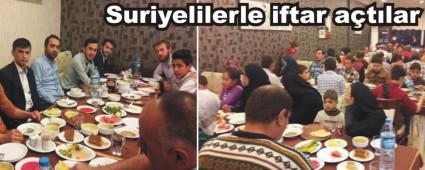 Suriyelilerle iftar a�t�lar