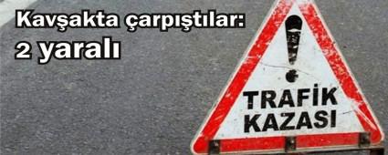 Kav�akta otomobiller �arp��t�