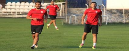 �mzay� atar atmaz ba�lad�lar