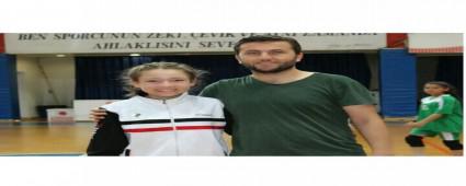 Bolu antren�r ve oyuncuya b�y�k onur