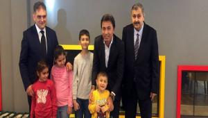 NARVEN �OCUKLARLA RENKLEND�