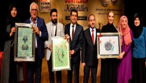 Yavuz Bahad�ro�lu, A�B� ��rencileriyle Bulu�tu