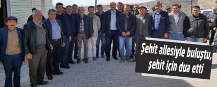 �ehit ailesiyle bulu�tu, �ehit i�in dua etti