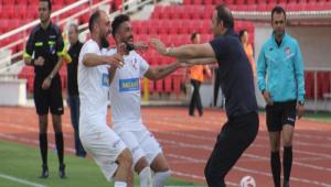 Bayraklar� as�n�YEN� BA�LADIK; 1-2