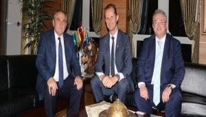 Danimarka �stanbul Ba�konsolosu Kamp'tan Ba�kan Y�lmaz'a ziyaret
