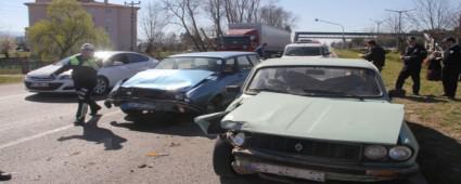BOLU'DA TRAF�K KAZASI: 3 YARALI