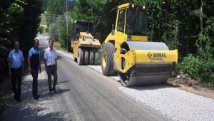 Asfalt kombi arac� faaliyete devam ediyor