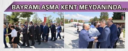 BAYRAMLA�MA KENT MEYDANINDA