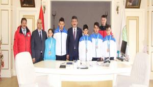 Kayak��lar Ba�kan Allar'� ziyaret etti