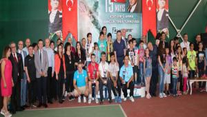 19 MAYIS TEN�S TURNUVASI SONA ERD�