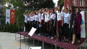 19 May�s �mza Koleji\'nde co�kuyla kutland�