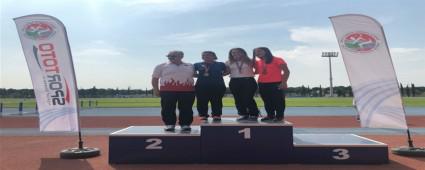 M�LL� TAKIMA B�R SPORCU DAHA