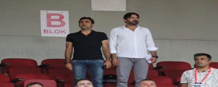 �NAL KARAMAN YARDIMCISINI G�NDERD�