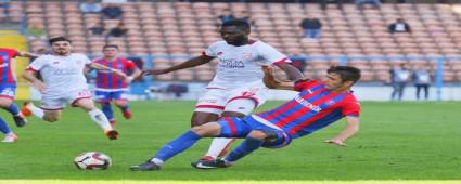 AKABUEZE'Y� ��LEDEN �IKARDILAR