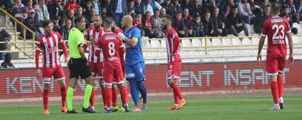 BOLU'DA HAKEM FAC�ASI