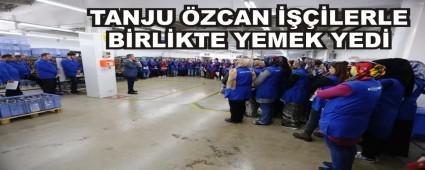 TANJU �ZCAN ����LERLE B�RL�KTE YEMEK YED�