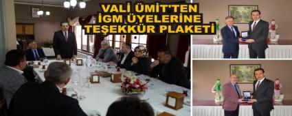 VAL� �M�T\'TEN �GM �YELER�NE TE�EKK�R PLAKET�