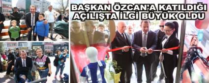 BA�KAN �ZCAN\'A KATILDI�I A�ILI�TA �LG� B�Y�K OLDU