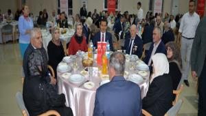 �EH�T A�LELER�M�Z VE GAZ�LER�M�Z ONURUNA �FTAR VER�LD�