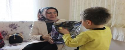 �ks�z-Yetim �ocuklar Ve Aileleri Ziyaret Edildi