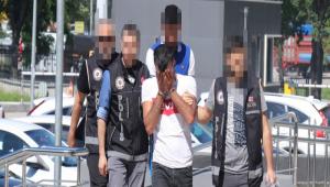 Arabalar�nda uyu�turucu madde ile yakalanm��lard�