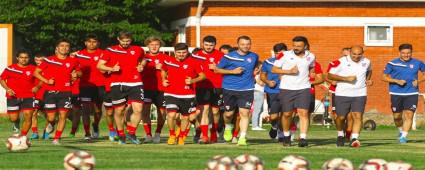 KIRMIZI BEYAZLILAR TOPBA�I YAPTI