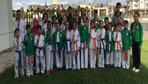 BELED�YESPOR KARATE\'DEN MADALYA YA�MURU