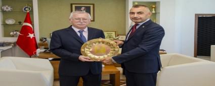 Irak B�y�kel�ili�i K�lt�r M�ste�ar�ndan Rekt�r Ali�arl�\'ya Ziyaret